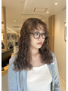 シアン 矢場町店(CYAN.) 外国人風ウェーブパーマ×赤みなしアッシュベージュカラー