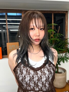 トナリ(tonari) ハッシュカット(レイヤーカット)