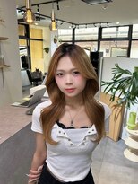 ナイロ(NiLO)&nbsp;顔周りカットで作るくびれ巻き