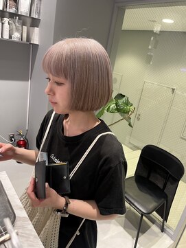 ヴァイス 新宿店(VAICE) ホワイトベージュ