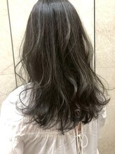 艶と透明感を引き出す髪質改善カラーと白髪ぼかしで大人女性の髪を美しく