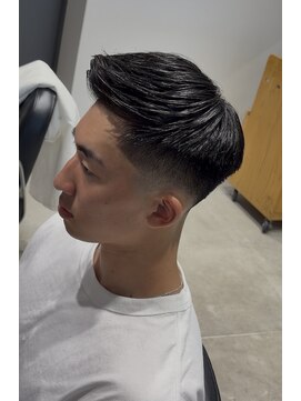 グルーマーズトウキョウ 渋谷店(GROOMER/S TOKYO) フェザーアップ メンズパーマ メンズカット バーバースタイル