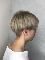 アンダーバーホワイト 天王寺阿倍野店(_WHITE)&nbsp;シアーベージュ_ホワイト_マッシュ_ツーブロック_個性派マッシュ