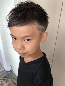 アルモ ヘア フア 東静岡(ALMO hair HUA) キッズカットラインアシメ