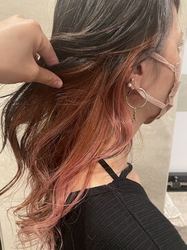 六本木美容室 西麻布店 イルミナカラー◎イヤリングカラー　ピンク