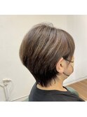 【ハイライトカラー】立体感と陰影で小顔効果ショートスタイル