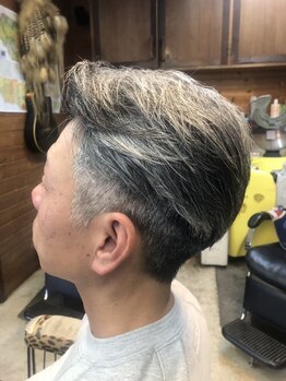 カラーを繰り返す方におススメ！髪や頭皮にも優しい、ダメージレスのヘナカラーをご用意しています！