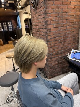 ラックスビー ユナイテッド 神戸三宮いくたロード店(LUXBE UNITED) くすみベージュ