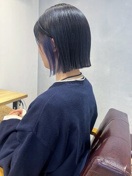 エミス バイ メルト 吉祥寺(emis by melt) 【吉田江梨】インナーカラーミニマルボブ20代ケアブリーチ学割
