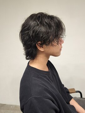 ニアウ 伊勢崎連取店(Niau) センターパートウルフ波巻きツイストスパイラルパーマ