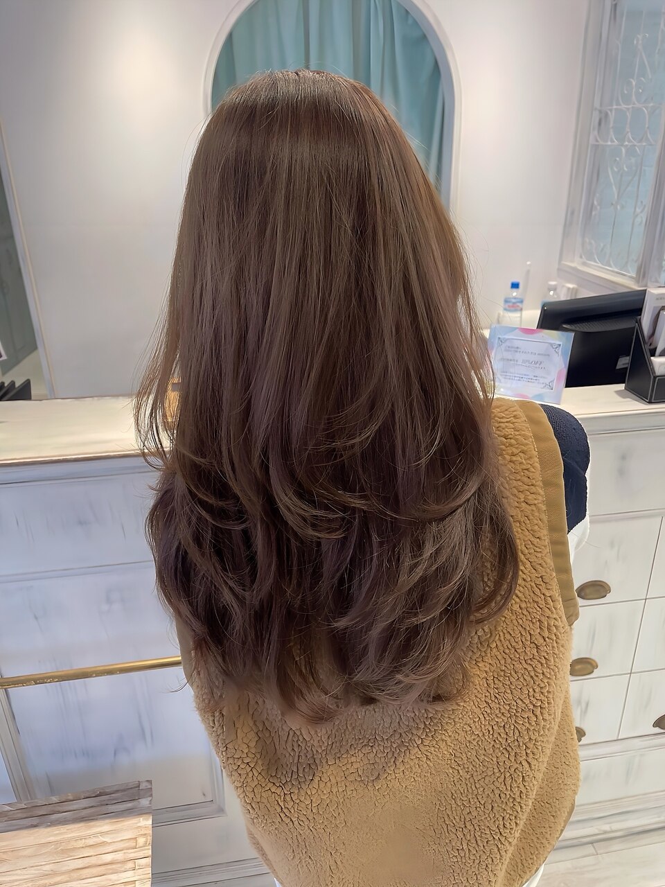 レイラバイアフロート 吉祥寺(Lila by afloat) レイヤーカット／顔まわりレイヤー／くびれミディアムレイヤー