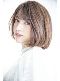 美シルエットのハイライト&ボブ