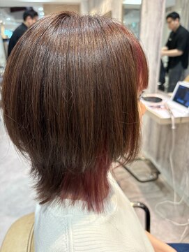 エヌアンドエー せんげん台店(N&A) レッドインナーカラー×ウルフレイヤーボブスタイル