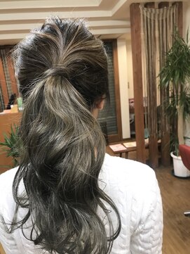 ヘアーアンドスペース モア(hair&space MOA) 王道ポニー