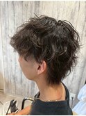 抜け感パーマで魅せる、ツーブロックスタイル/メンズパーマ