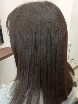 髪のパサつき・うねりが気になるあなたに◎お悩みを解決し毎日のセットが楽しみに変わる！［髪質改善］