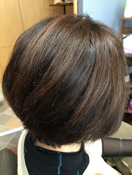 イース(ease)の写真/天然由来の髪に優しいオーガニックカラーで、ダメージレス◎繰り返し染める白髪もキレイに染まる♪
