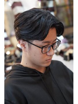 シークレットミラーズ(SECRET MIRRORS) ニュアンスパーマ×センターパート