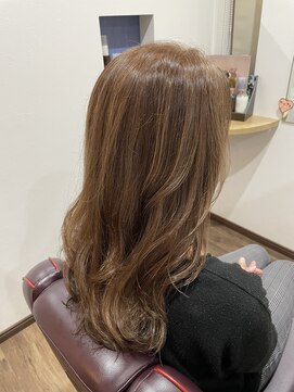 ロア(Roa) 40代50代60代/ロングレイヤー＊白髪ぼかしハイライト