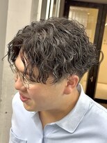 オーバル ジングウマエ(OVARL jingumae) 縦落ちツイストスパイラルパーマセンターパート