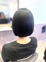 ヘアーサロン キー(Hair salon key) ばっさり切りっぱなしミニボブ