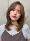 くびれミディアム/レイヤー/顔周り/小顔/ベージュ/20代30代