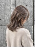 アッシュベージュ／ゆる巻きミディアム／立川