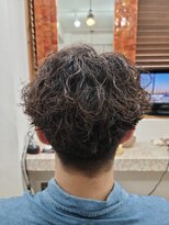 ヘアスタジオ クリブ(HAIR STUDIO CRIB) センターパートツイストスパイラル