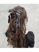サイド編み込みガーリーハーフアップ