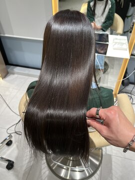 ロンドメリア 天神大名店(Lond Melia) ★グレージュカラー斜めバングデザインカラーシルキー ベージュ