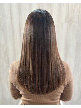 リエ(Rie) ロングヘアストレート