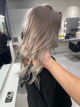 キング 梅田(K!ng) 縮毛矯正髪質改善ハイライトレイヤーカット梅田美容室エクステ