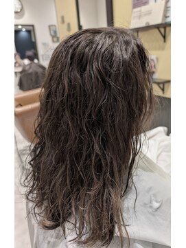 スリービープラス(3beplus) メッシュアッシュグレーカラースタイルに大きめカール♪