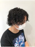 ミディアムセンターパート×スパイラルパーマ