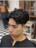 サーフカール刈り上げセンターパート波巻きツイストスパイラル