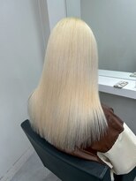 Beleza 川越 -ブリーチ・ハイトーン・ダブルカラー・エクステ・羽エクステ- 17856髪質改善ミルクティーブロンドレイヤーシャンパンベージュ