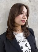 美髪ワンカールレイヤーミディアムセンター分けバングヘア