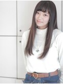 ツヤ感のある自然なストレート