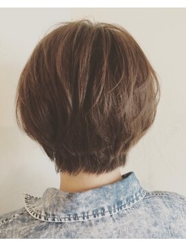 Share 襟足短めのショートヘア L シェア Share のヘアカタログ ホットペッパービューティー