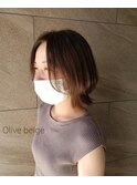 オリーブベージュ