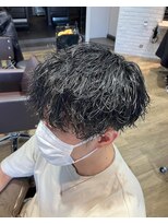 エヌプラス(N+)&nbsp;刈り上げセンターパートサーフカールブルーブラッフェザーパーマ