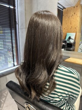 ネウィ 池袋(newi) ローレイヤー&オリーブ