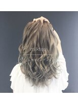 アンジェ(Ange)&nbsp;インナーカラー、ホワイトブリーチ、エクステ、グラデーション