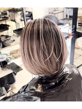 プティ(PUTY) 神戸三宮　ハイライト　ハイトーン　バレイヤージュ 白髪ぼかし