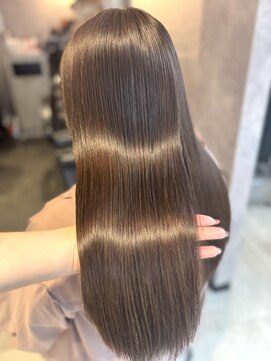 エルバイラビス 大宮(elu by lovis) 《鈴木茉奈》マロンブラウン/Aujua/艶カラー