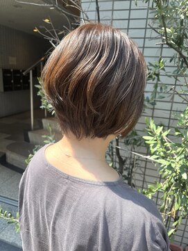 シェリ(Cheri) ふんわりシルエット◎ショートボブ/40代50代ヘア/明るい白髪染め