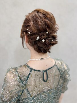 トレノ(Treno.) 大人可愛い ふんわり低めシニヨン