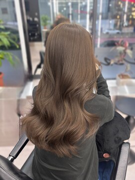 アルドーレフィエロ シンサイバシ(Ardore fiero shinsaibashi) グレーベージュ/レイヤーカット/ヘーゼルベージュ20代30代