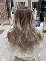 アース 星ヶ丘店(HAIR & MAKE EARTH)&nbsp;柔らかさ引き立つ大人ハイトーン
