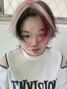 ヴェルデ(Verde) ウルフカット×ホワイトデザイン